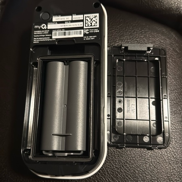 Chamberlain myQ Smart Garage Video Keypad - White - Picture 14 of 16